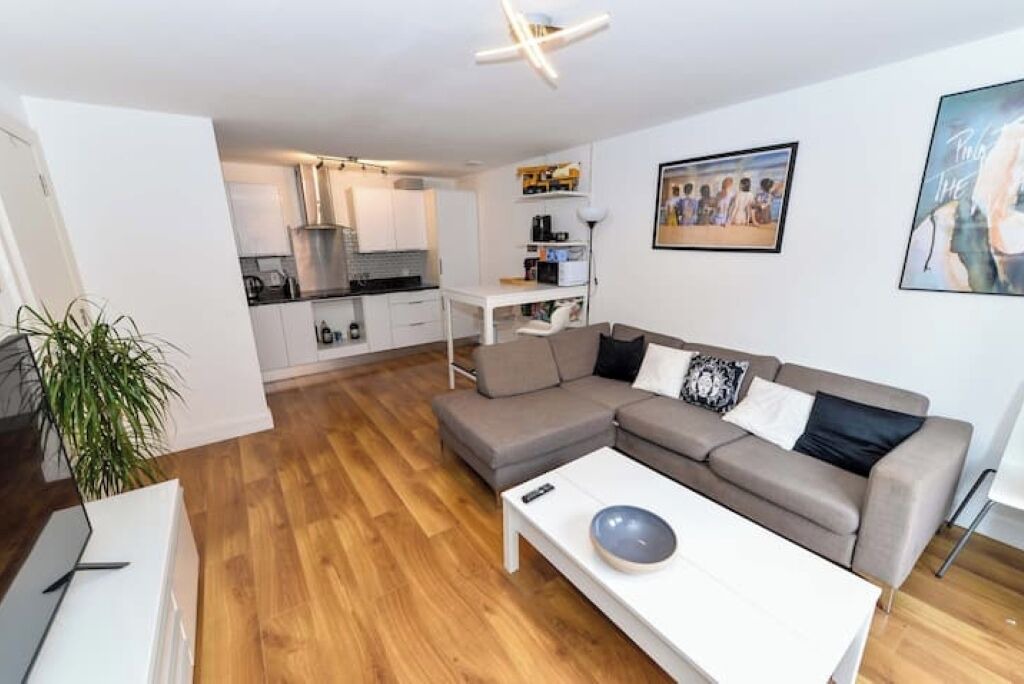 Photo of Livingroom in Queens Quarter