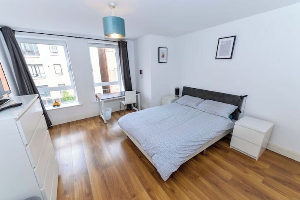 Photo of Bedroom in Queens Quarter
