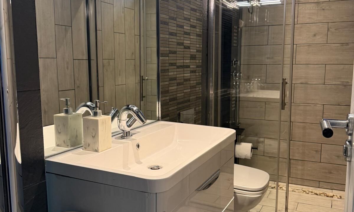 Photo of Bathroom in Mayfield