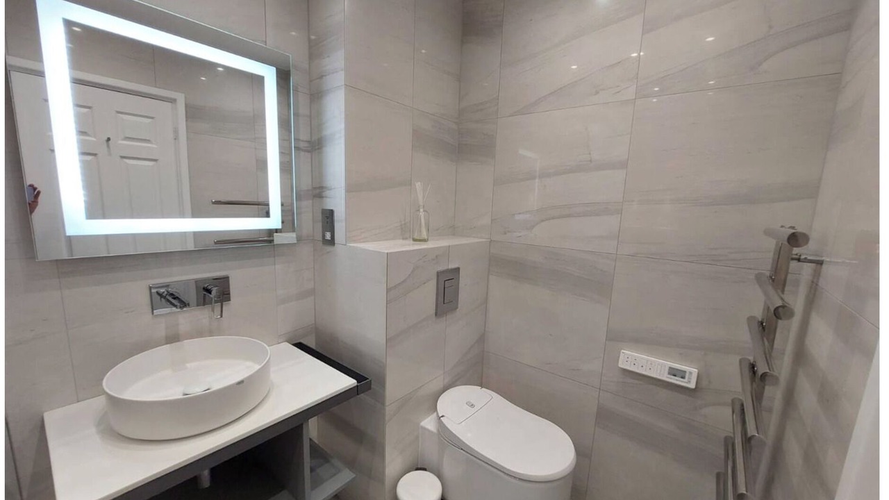 Photo of Bathroom in Surrey Docks