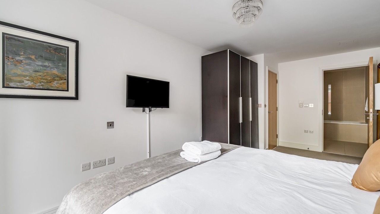Photo of Bedroom in Swiss Cottage