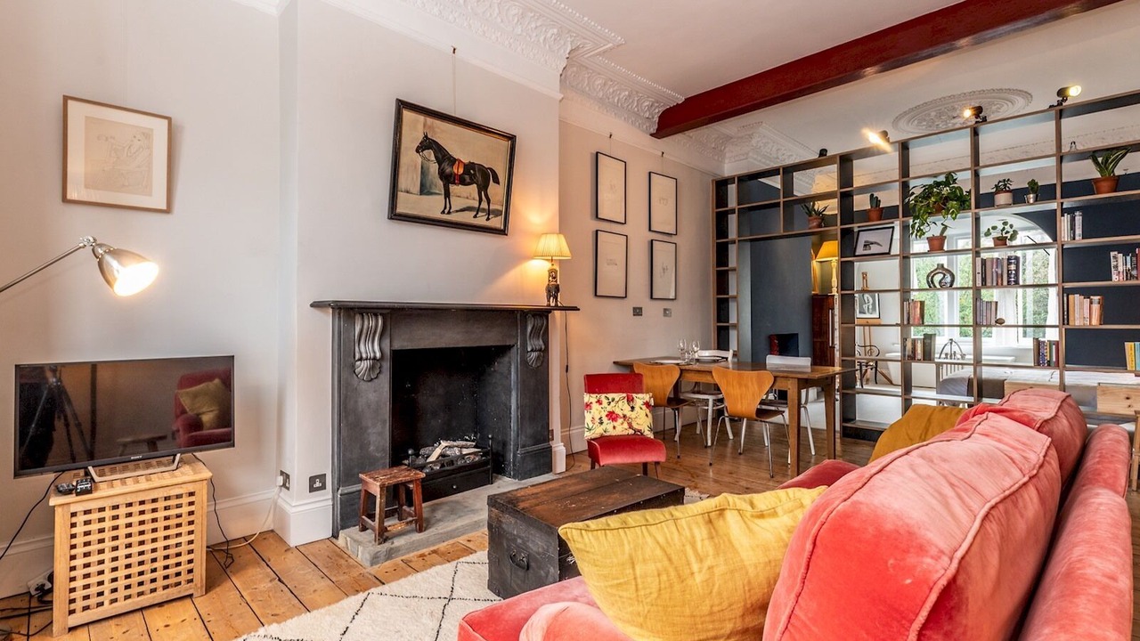 Photo of Livingroom in North Kensington
