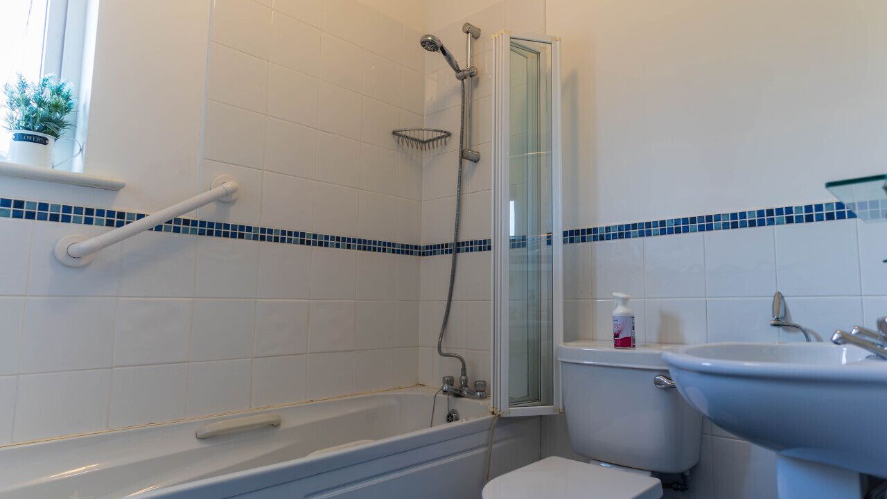 Photo of Bathroom in Knightstown
