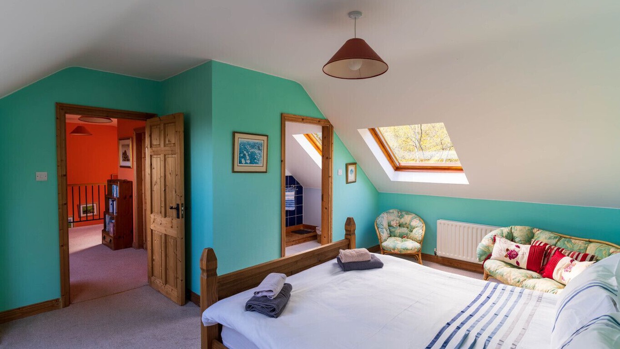 Photo of Bedroom in MacGillycuddy's Reeks