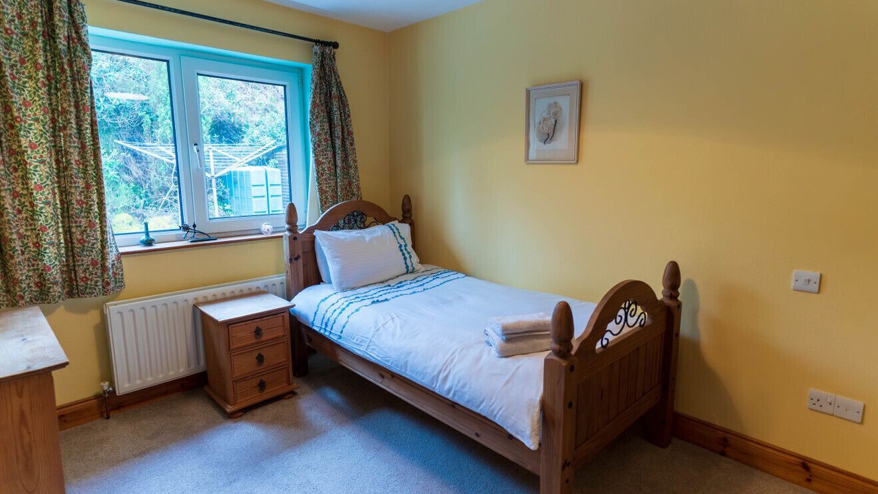 Photo of Bedroom in MacGillycuddy's Reeks
