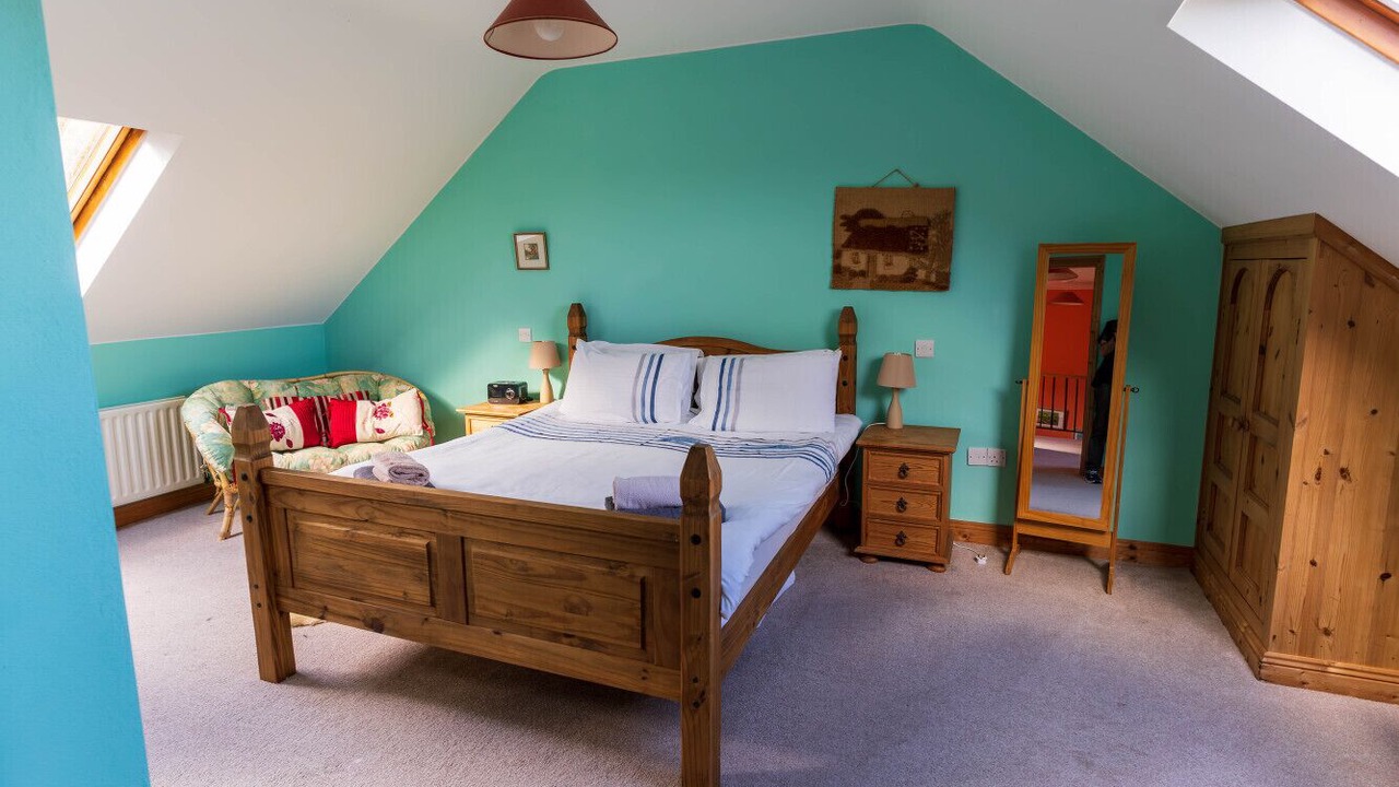 Photo of Bedroom in MacGillycuddy's Reeks