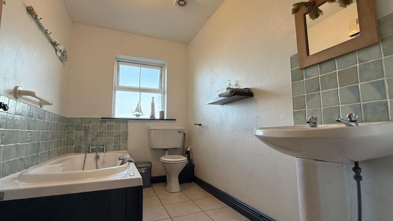 Photo of Bathroom in Portmagee