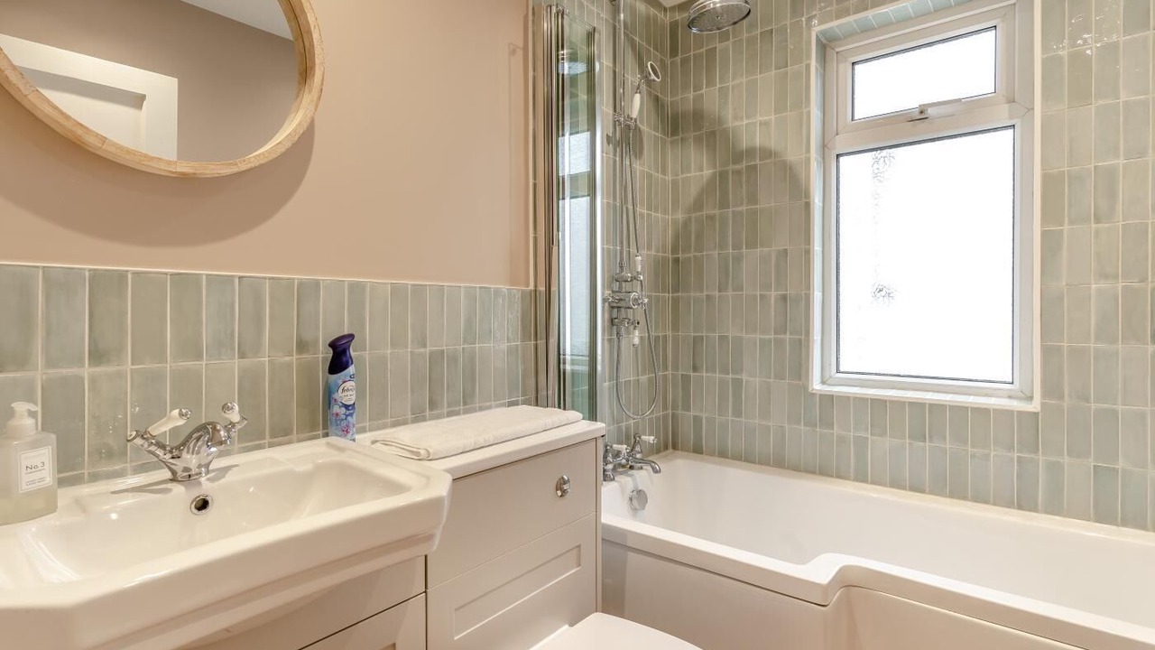 Photo of Bathroom in Mumbles