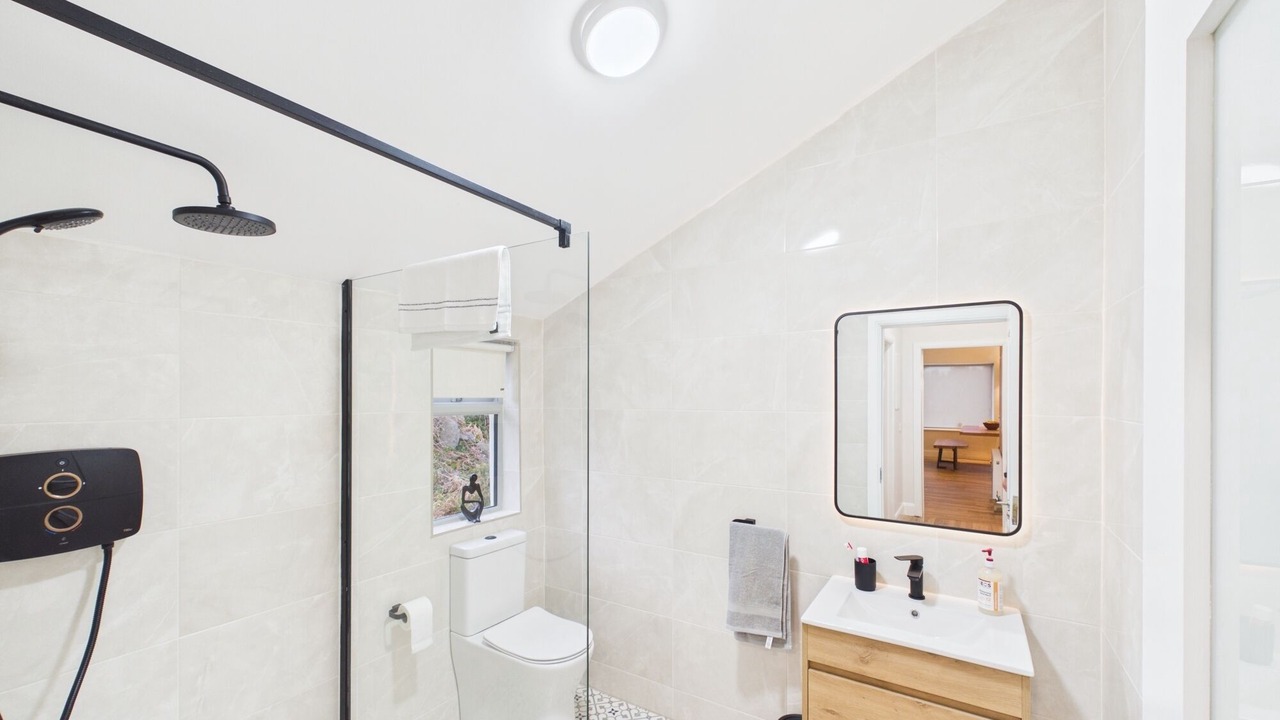 Photo of Bathroom in Garrykennedy