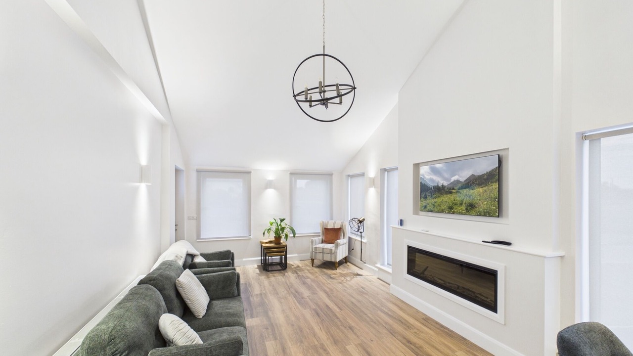 Photo of Livingroom in Garrykennedy
