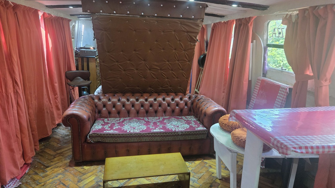 Photo of Livingroom in Golborne