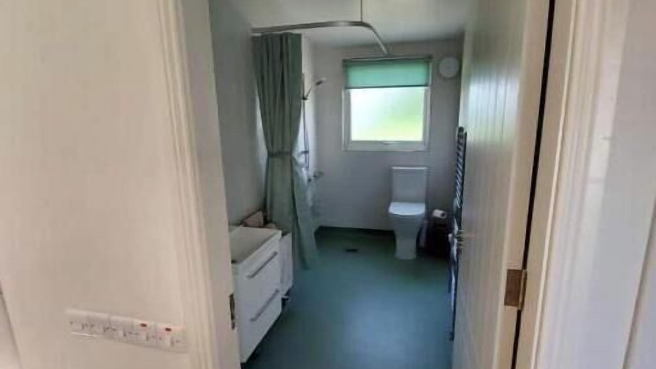 Photo of Bathroom in Knigh