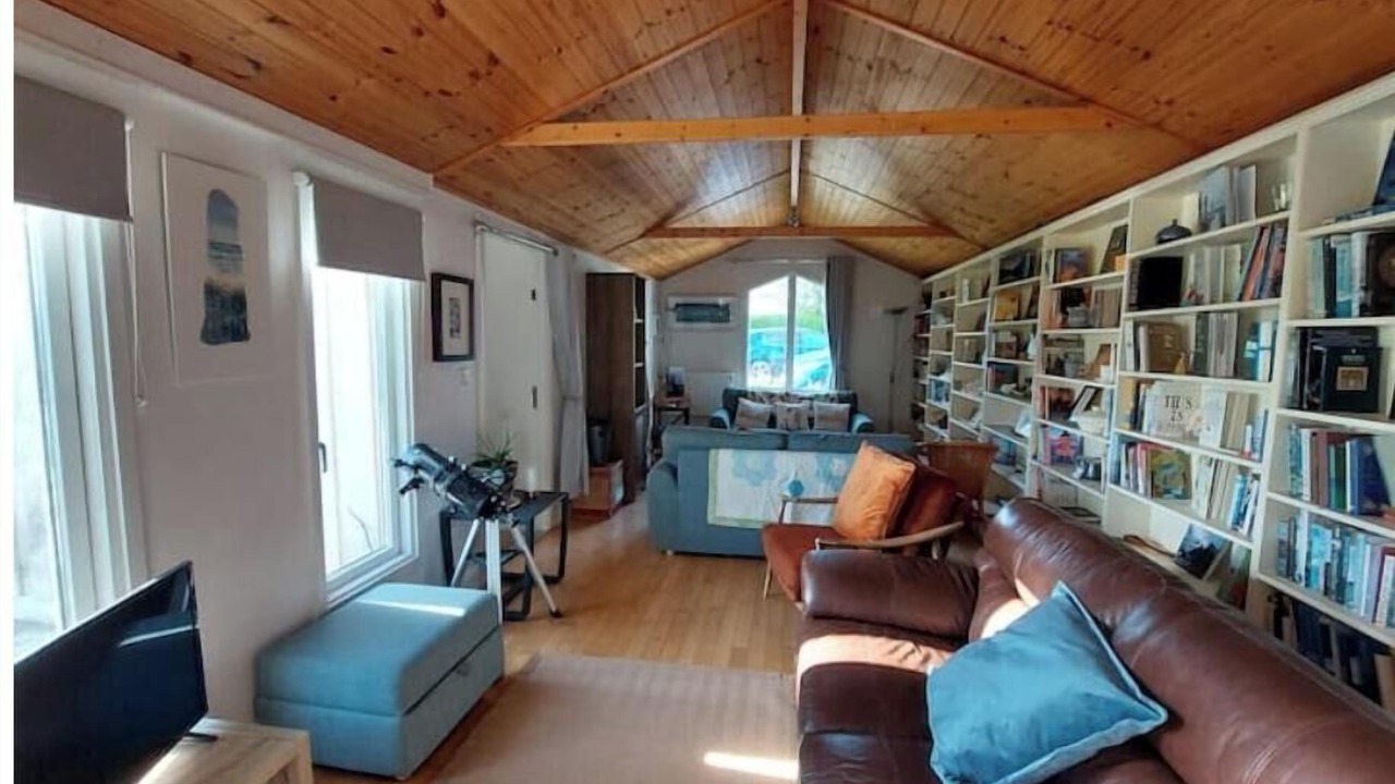 Photo of Livingroom in Knigh