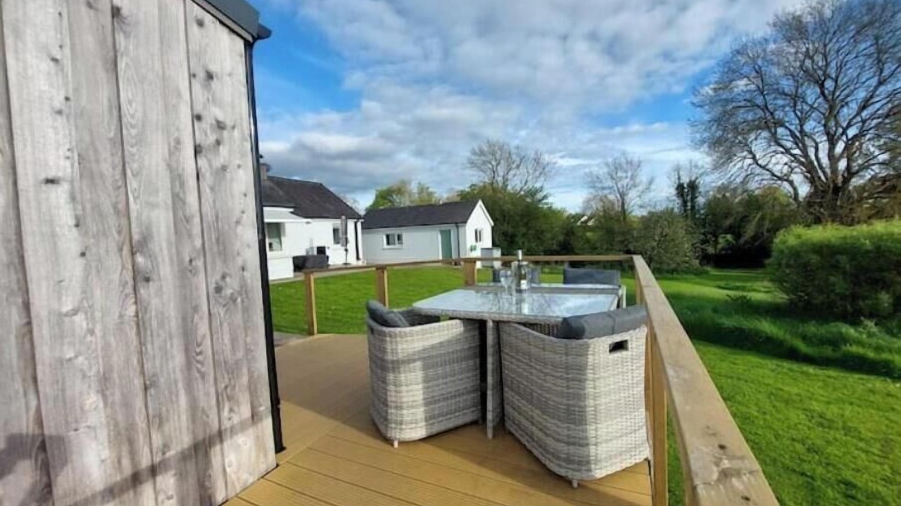 Photo of Outdoor in Knigh