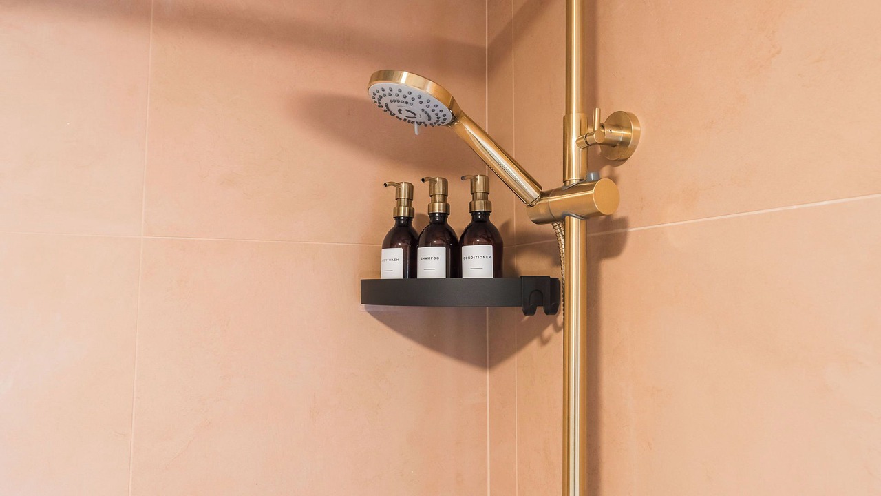 Photo of Bathroom in Llanfaelog