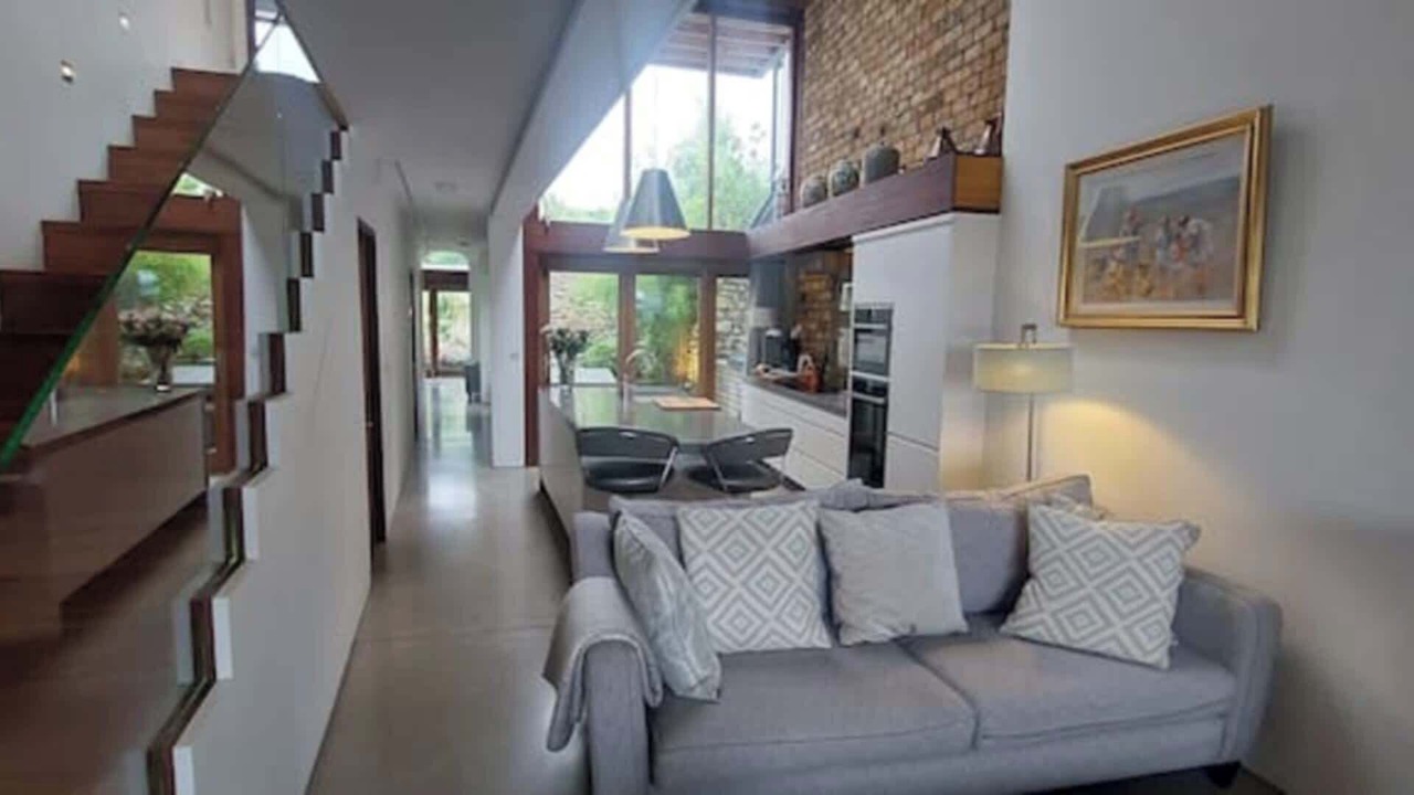 Photo of Livingroom in Sutton