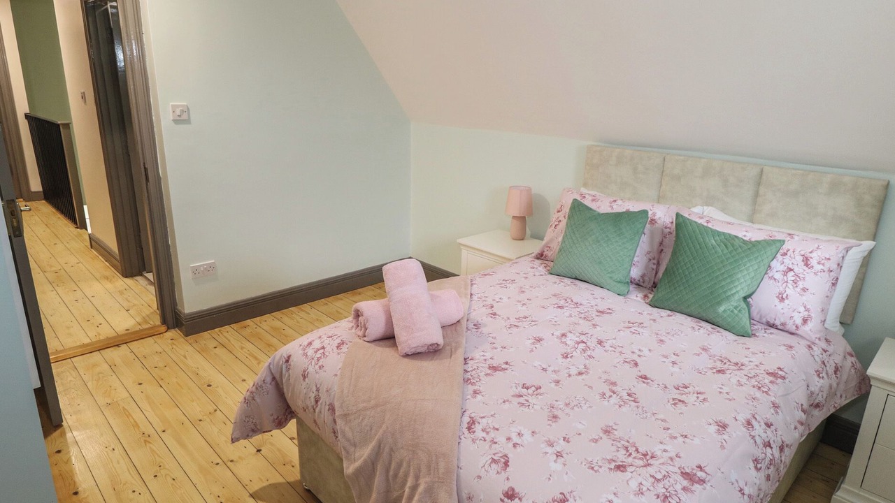 Photo of Bedroom in Keel