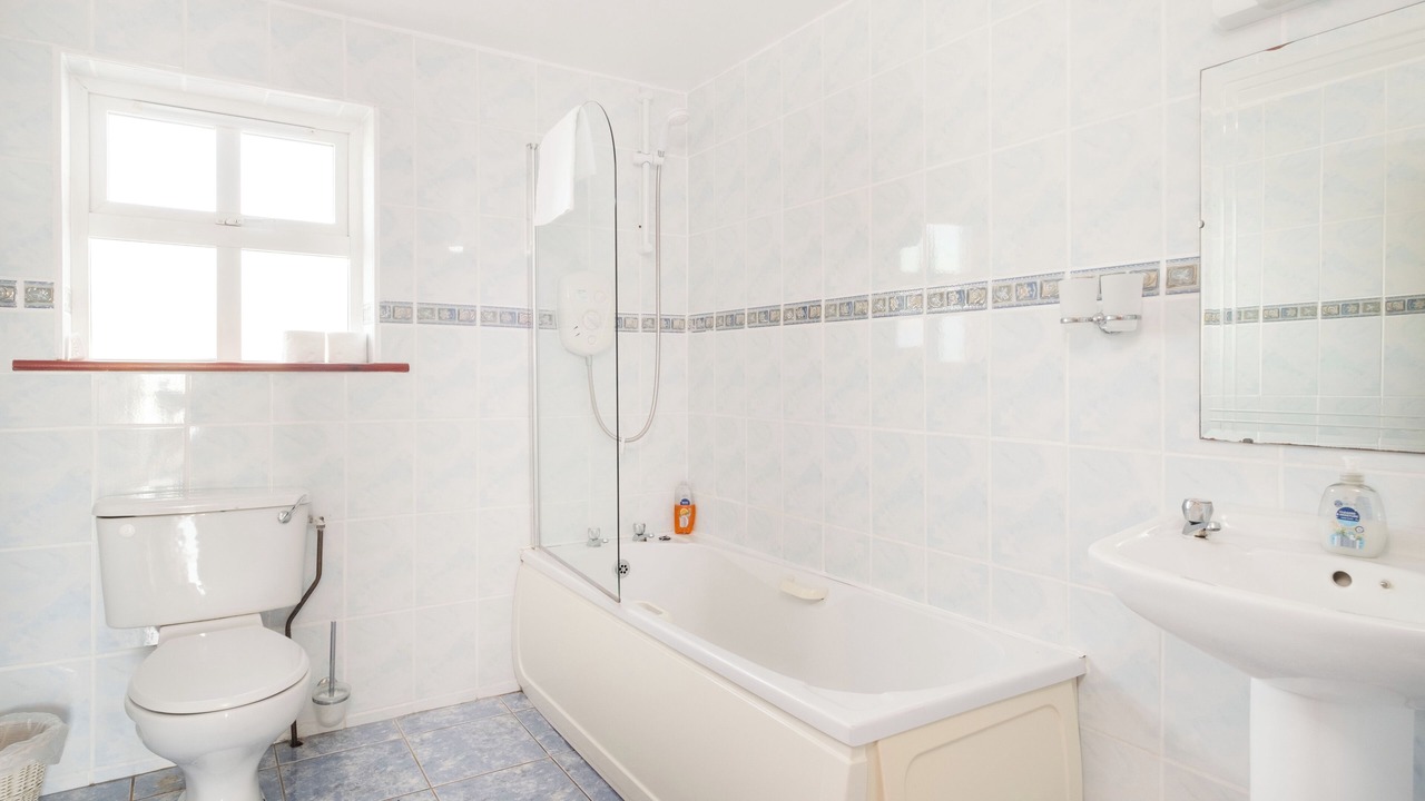 Photo of Bathroom in Liscannor
