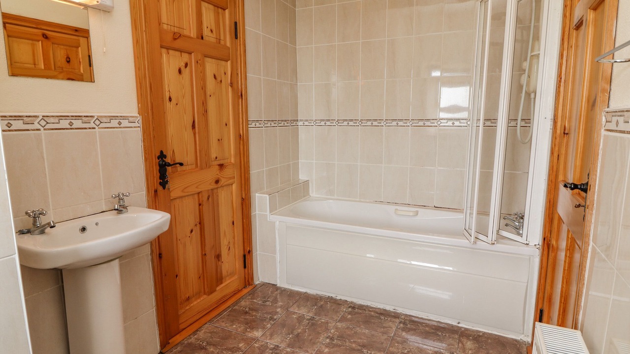 Photo of Bathroom in Creegh