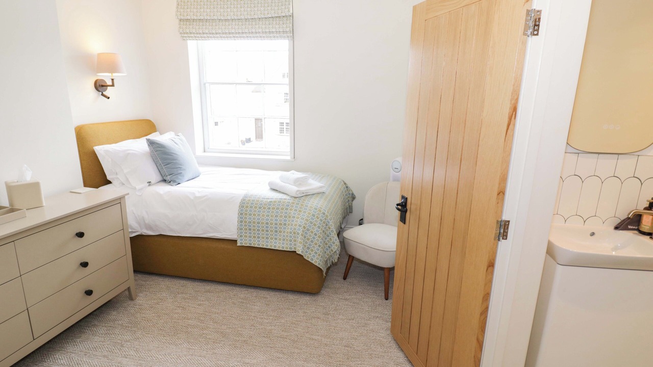 Photo of Bedroom in Broadway