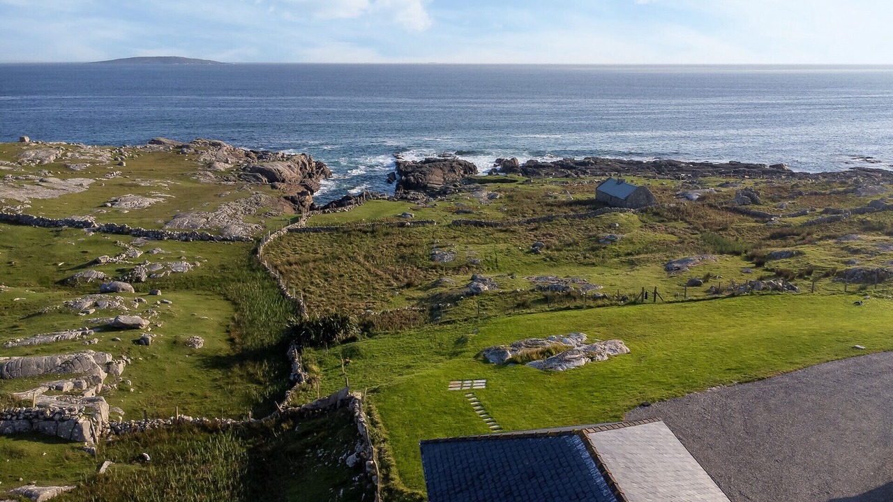 Photo of Others in Roundstone