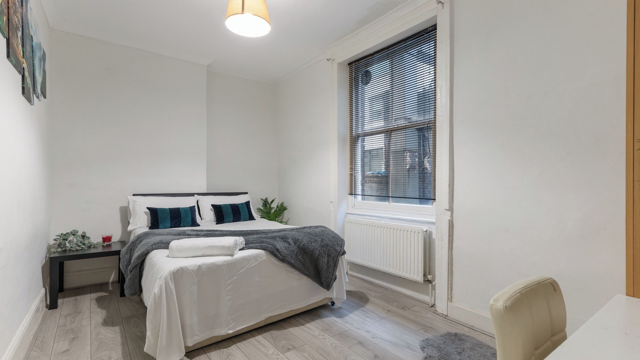 Photo of Bedroom in Tower Hill