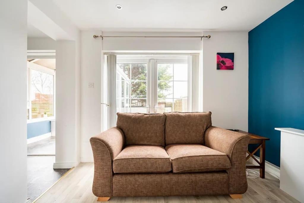 Photo of Livingroom in Dunmurry