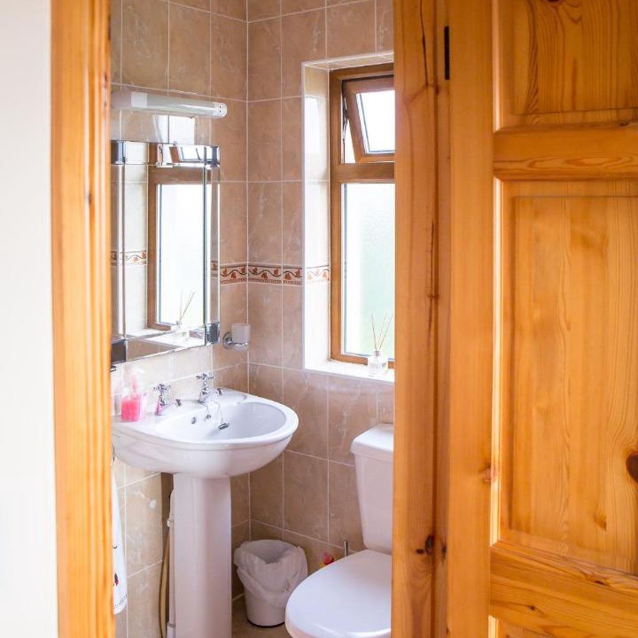 Photo of Bathroom in Cleggan