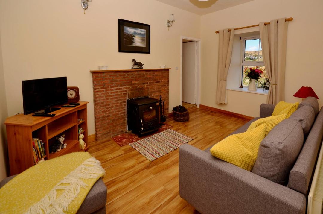 Photo of Livingroom in Tully