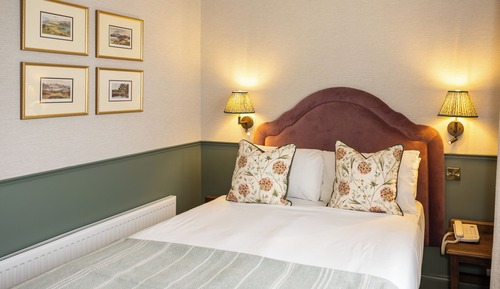 Superior Single Room (Breakfast included)