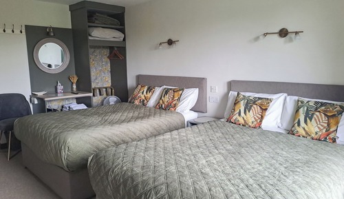 Family Room, Ensuite, Garden View