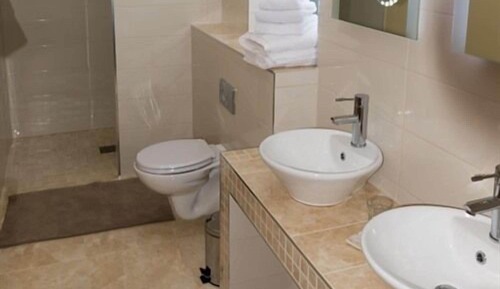 Luxury Double Room, 1 King Bed, Ensuite, Garden View (Carnteel Room)