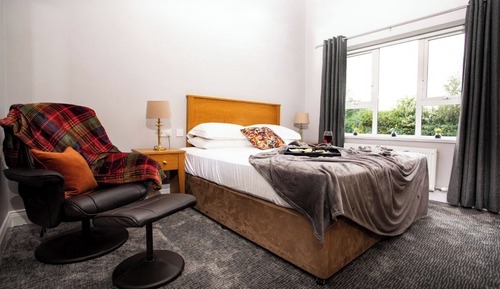 Suite, 1 King Bed with Sofa bed, Kitchenette, Garden View