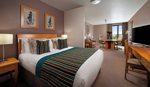 Suite (Lifestyle)
