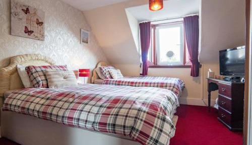 Twin Room with Private Bathroom