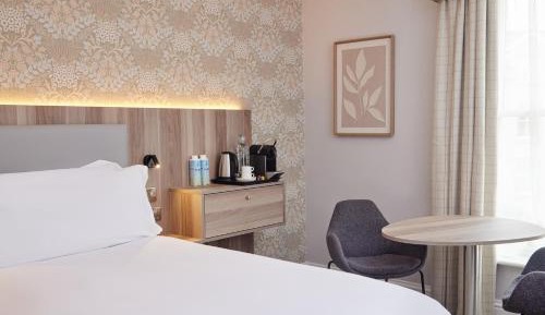 Deluxe Room with Three Single Beds - Non-Smoking