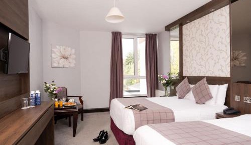 Deluxe Family Room
