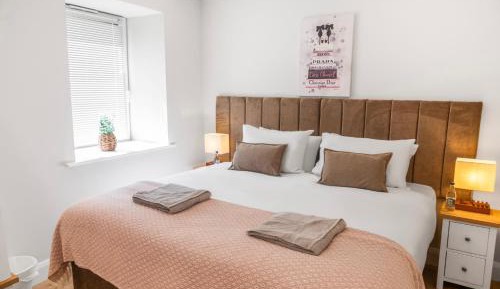 Double or Twin Room with Private Bathroom