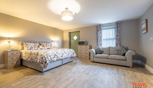 Deluxe Double Suite