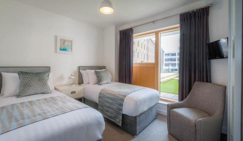 Two-Bedroom Apartment with Sea View