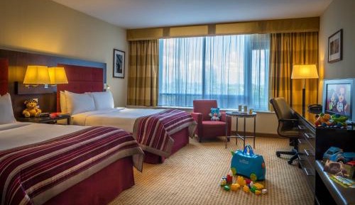 Family Room (2 Adults + 2 Children)