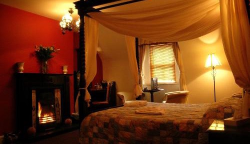 Superior Room with Four Poster Bed