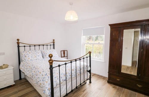 Lisnagunogue Cottage | The Poets Cottage