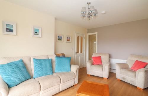 Fenit Cottage | 20 Lighthouse Village