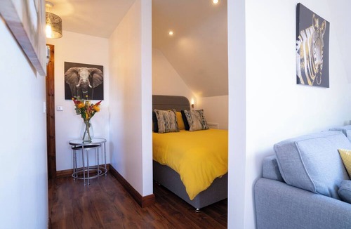 Limavady Apartment | Limavady Cherry Tree Apartment, Sleeps 2 & Parking