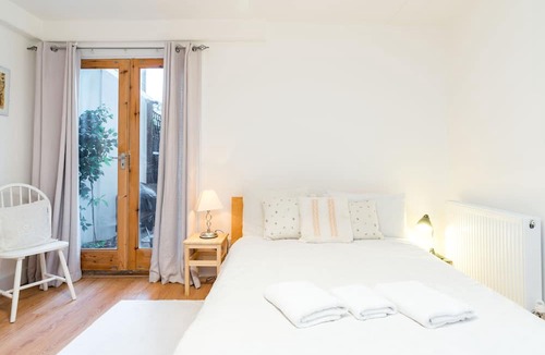 Telegraph Hill Apartment | NEW Stylish 1 Bedroom Flat With Garden London