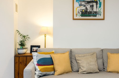 Telegraph Hill Apartment | NEW Stylish 1 Bedroom Flat With Garden London