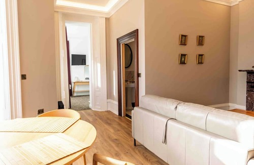 Portrush Bed & Breakfast | Antrim House Guest Rooms & Suites