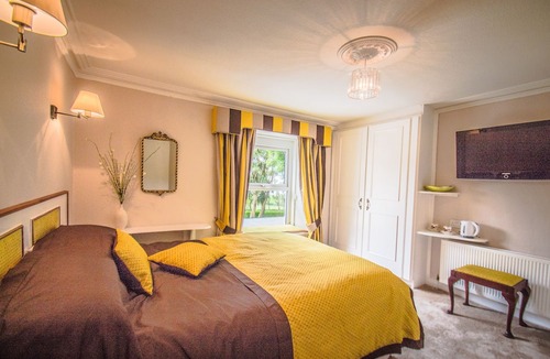 Whitehead Hotel | Altahammond House
