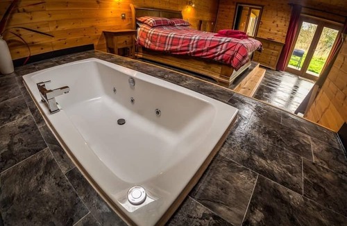 Wimborne Saint Giles Cabin | New Forest Lodges